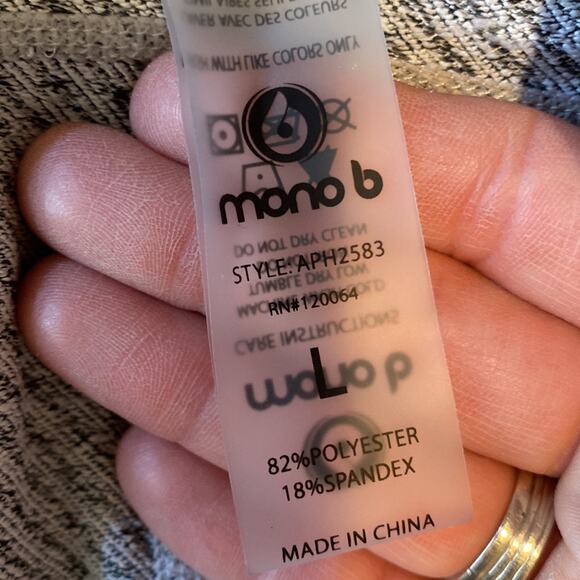 Mono B Striped 7/8 Length Workout Leggings Size Large - Picture 6 of 6